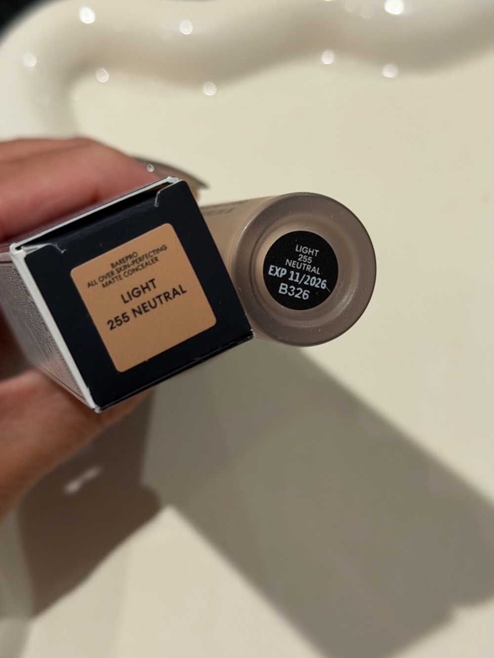 NIB bareMinerals BAREPRO 16HR All Over Skin-Perfecting Matte Concealer SPF 25 - Picture 3 of 6
